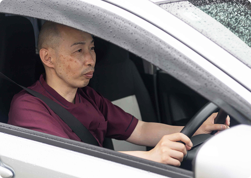 訪問看護へ向かうスタッフ